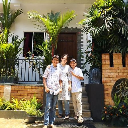 Star Rain Tour Inn Ratnapura Bagian luar foto